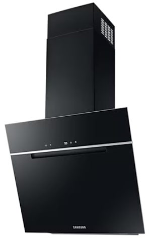 Czarny okap kuchenny Samsung z pochyloną przednią częścią i kominem.