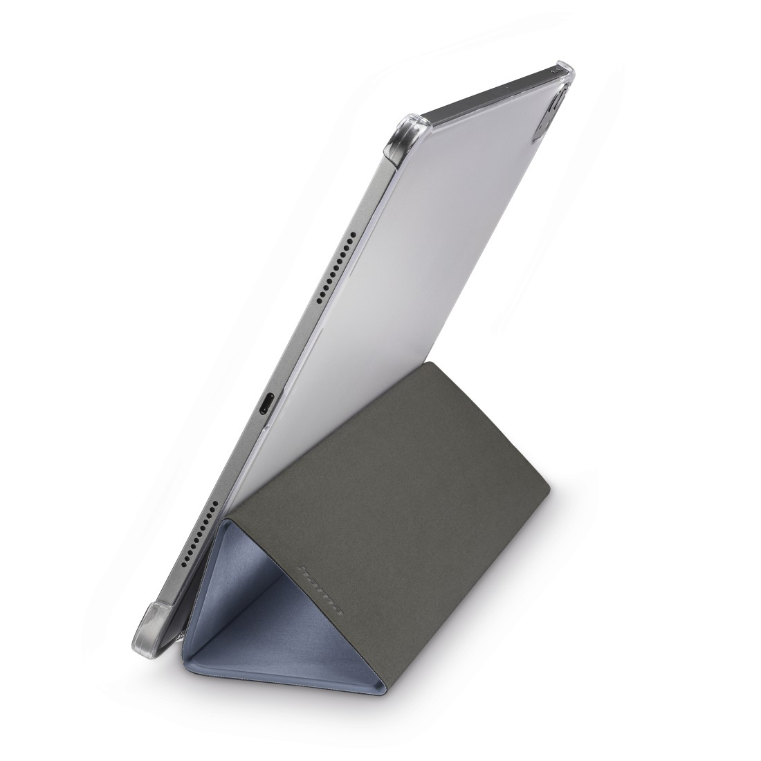 iPad in einem grauen, gefalteten Case. Das iPad befindet sich in einem dreieckigen Ständer.