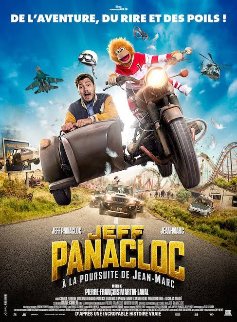 Affiche de film avec un homme dans un side-car poursuivi par une marionnette à moto.