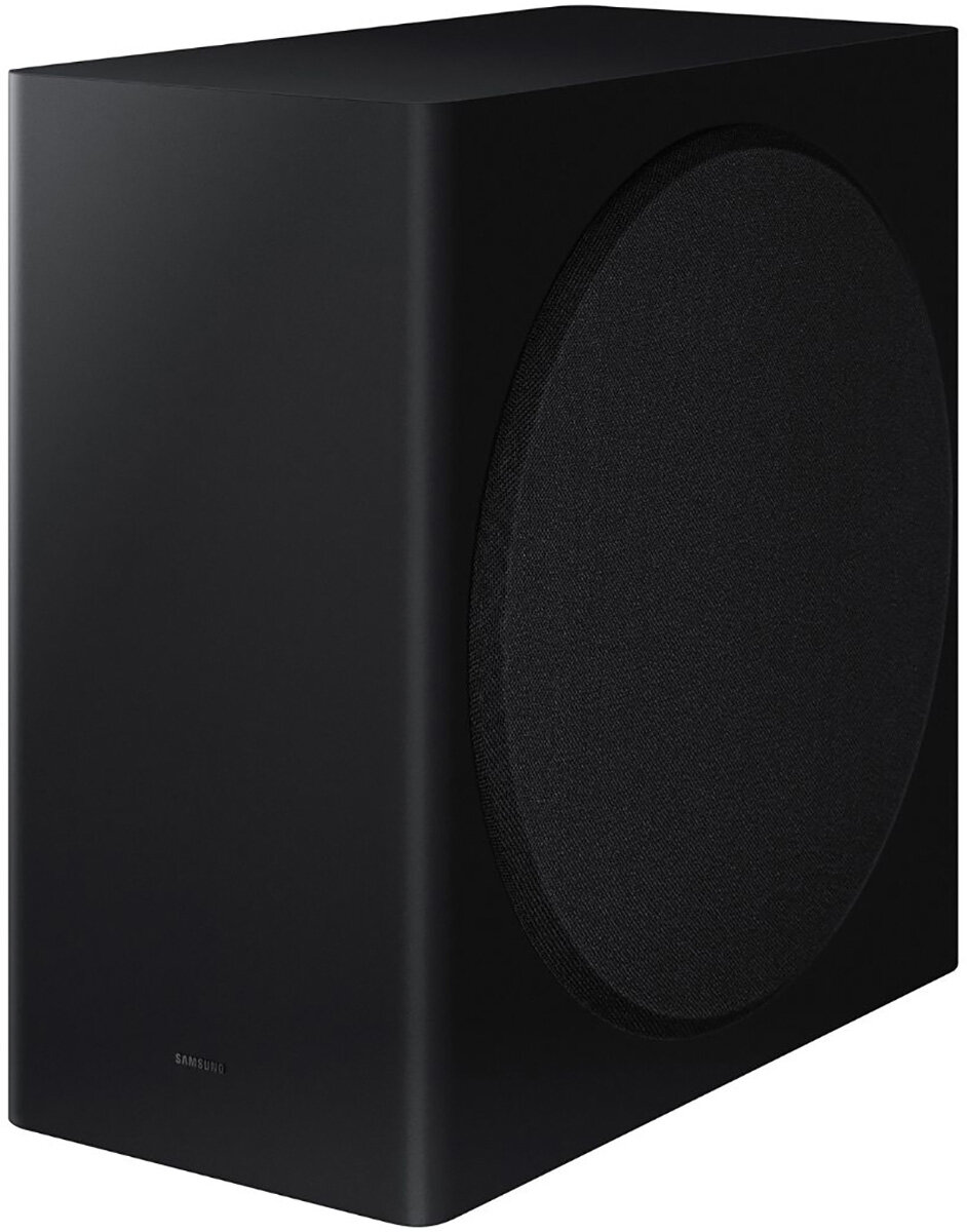 Czarny subwoofer, prostokątna skrzynia z okrągłym głośnikiem, izolowany.