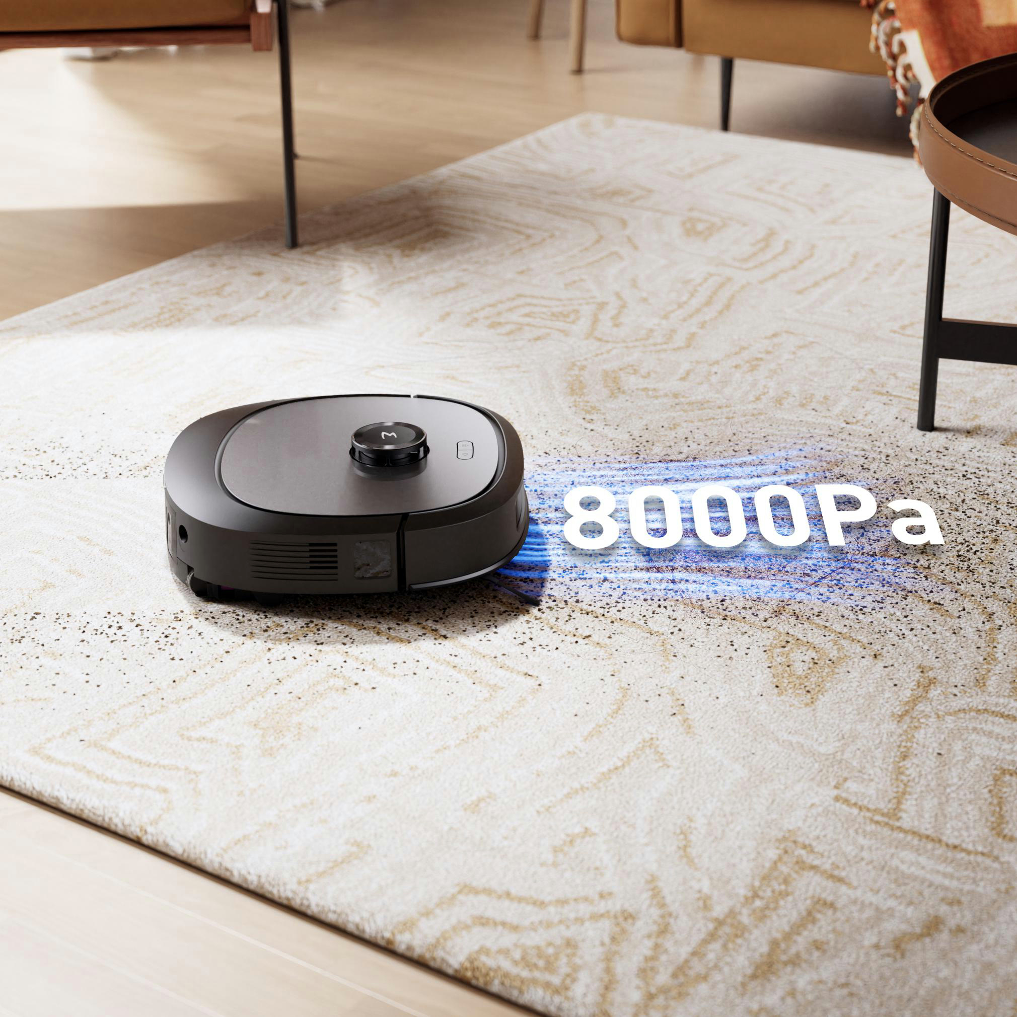 Ein schwarzer Roboter-Staubsauger auf einem Teppich, mit 8000Pa Text.