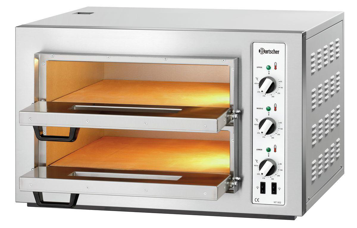 Pizzaofen aus Edelstahl mit zwei Ebenen. Bedienelemente auf der rechten Seite. Marke Bartscher. Innenraum mit Holzregalen.