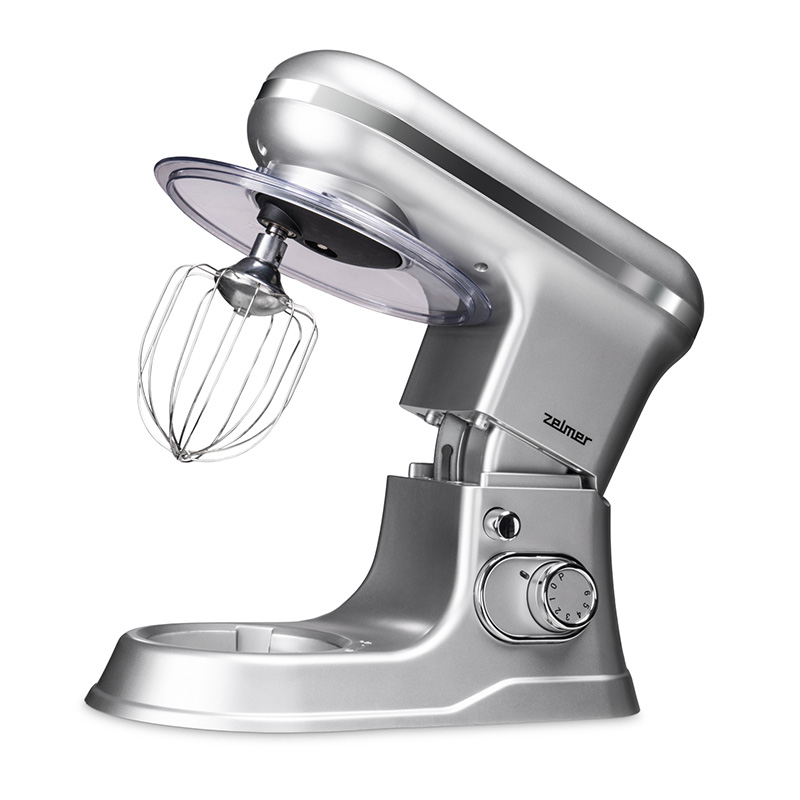 Srebrny mikser z końcówką do ubijania, białe tło.