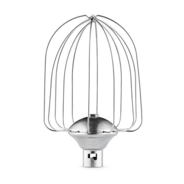 Metalowe mocowanie trzepaczki do miksera kuchennego na białym tle.