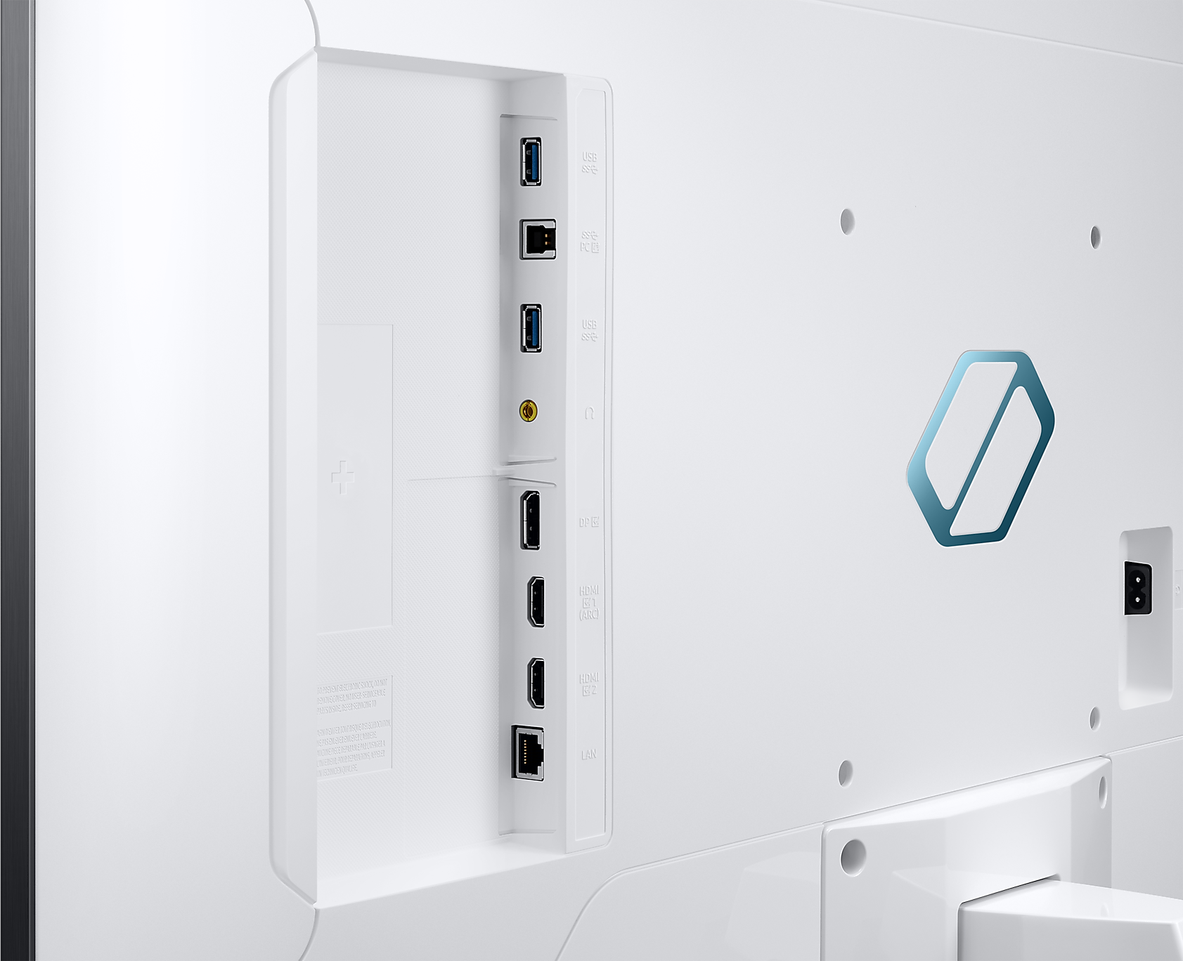 Fehér TV hátlap portokkal: USB, HDMI, LAN és tápellátás. Egy kék logó a jobb oldalon. A hátlap tiszta és modern.