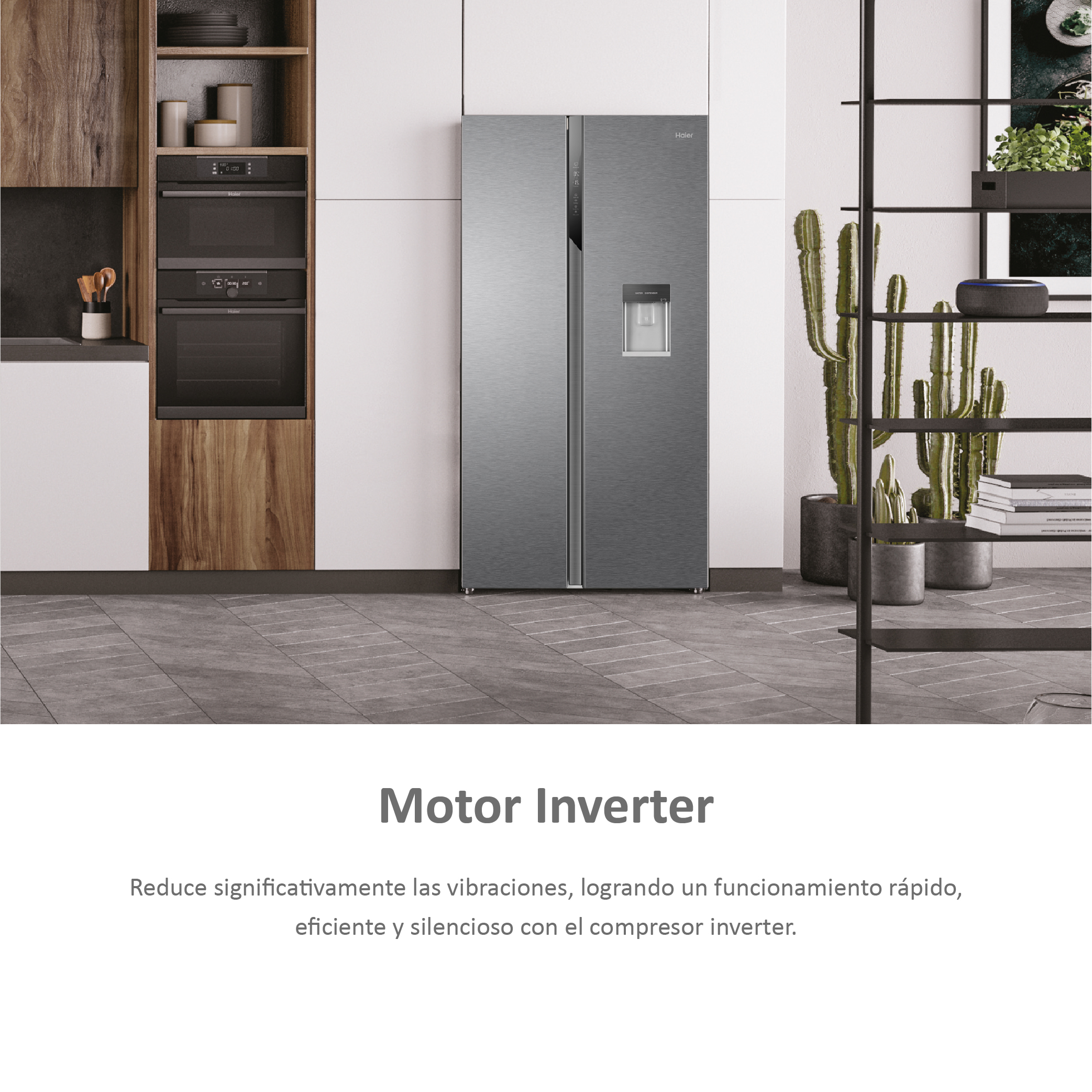 Un refrigerador de acero inoxidable con dispensador de agua, ubicado en una cocina moderna con tonos de madera y gris.