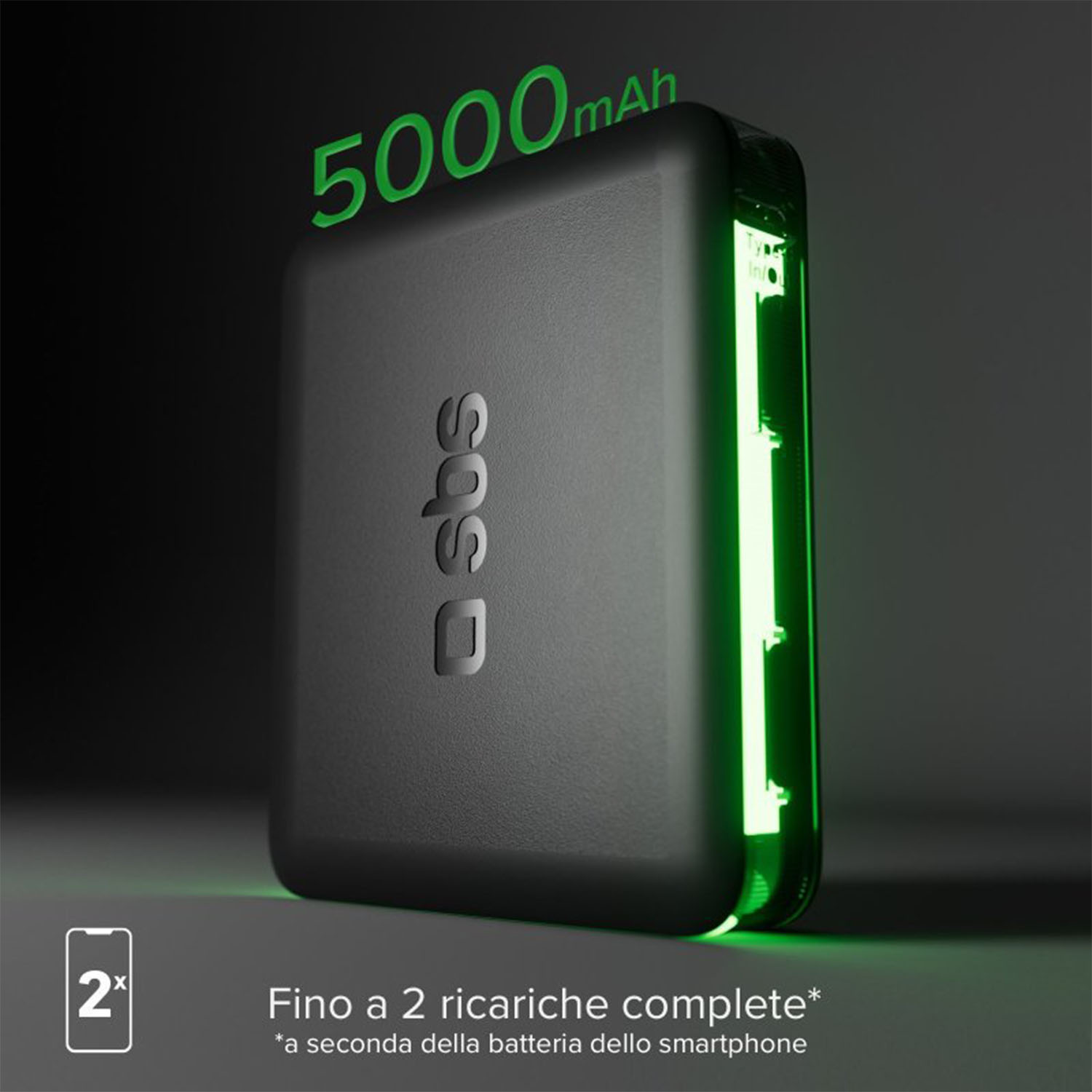 Un power bank nero con una luce verde sul lato, con il testo '5000mAh' e 'sbs'.