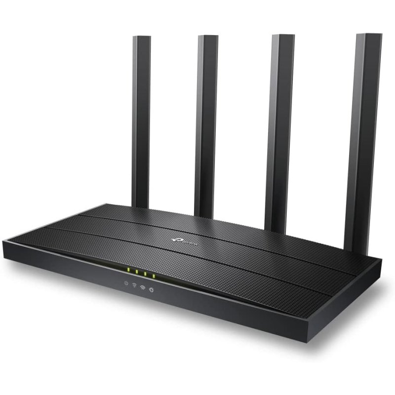 Router negro con antenas, sobre un fondo blanco.