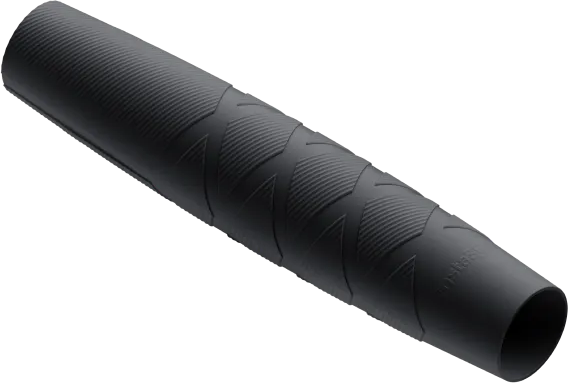Ein schwarzer, zylindrischer Griff mit strukturierter Oberfläche. Diagonale Linien bilden ein X-Muster.