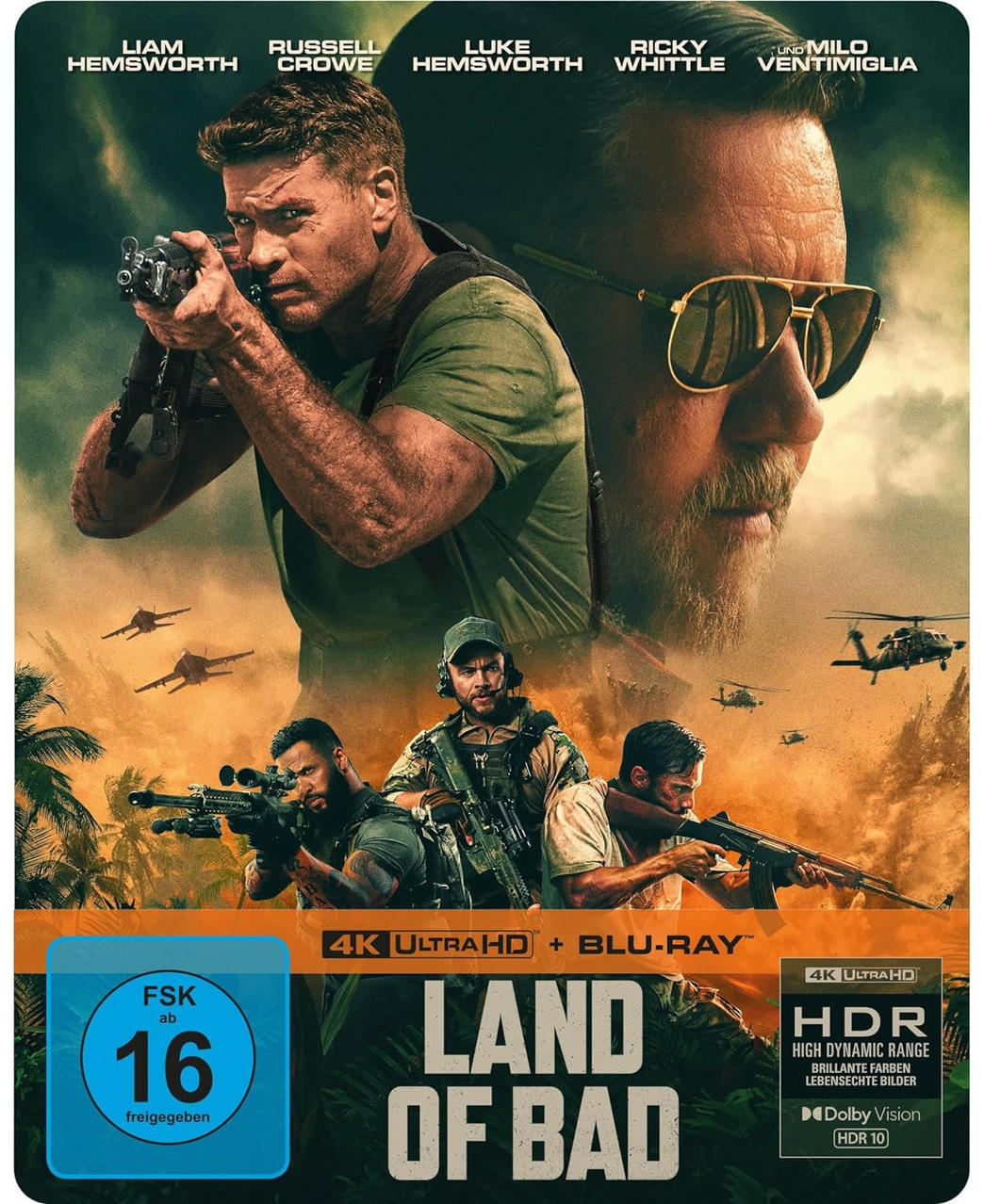 Filmposter für Land of Bad. Zeigt Schauspieler mit Waffen und einen Dschungelhintergrund.