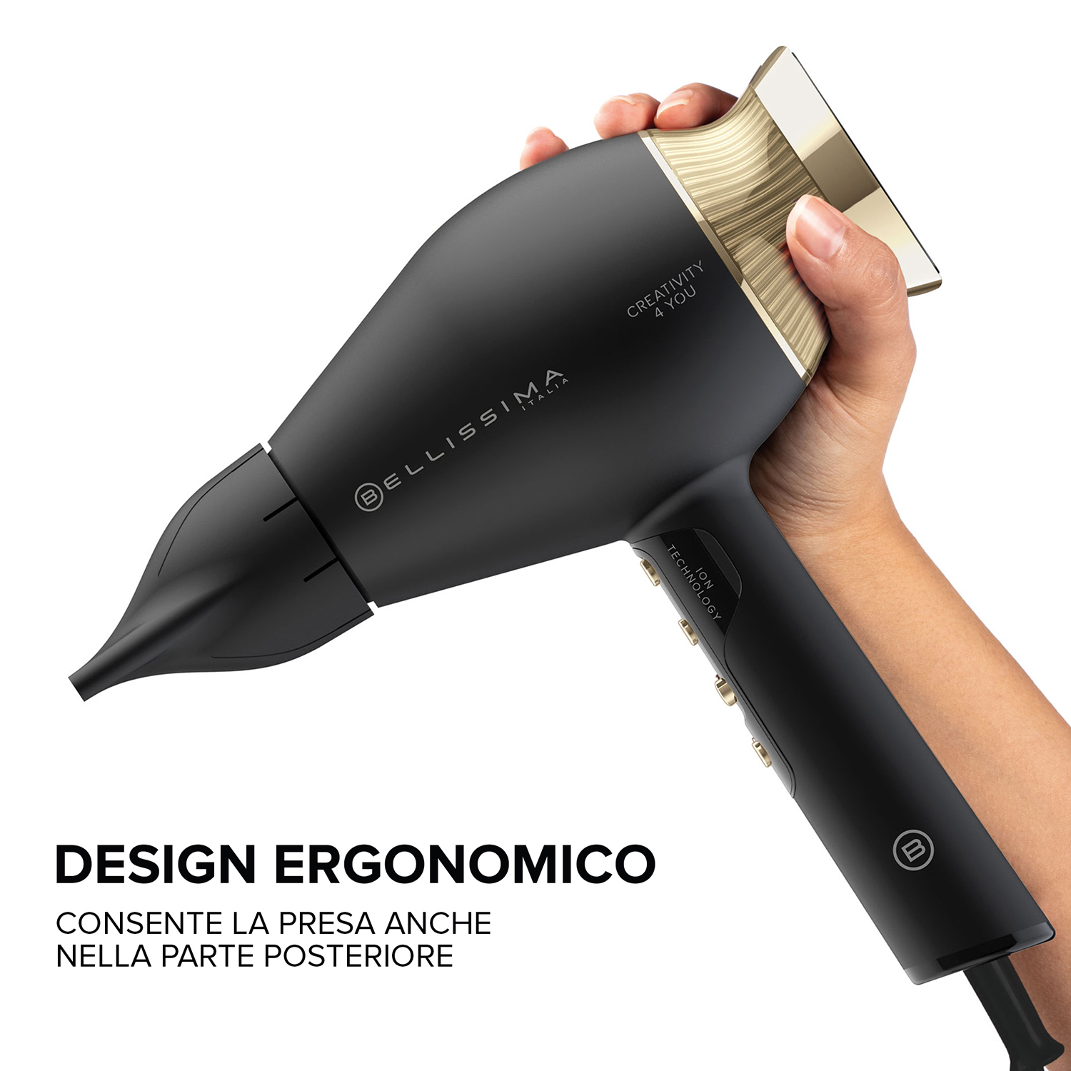 Un asciugacapelli nero e oro è tenuto da una mano. Il testo dice 'Creativity 4 You'.