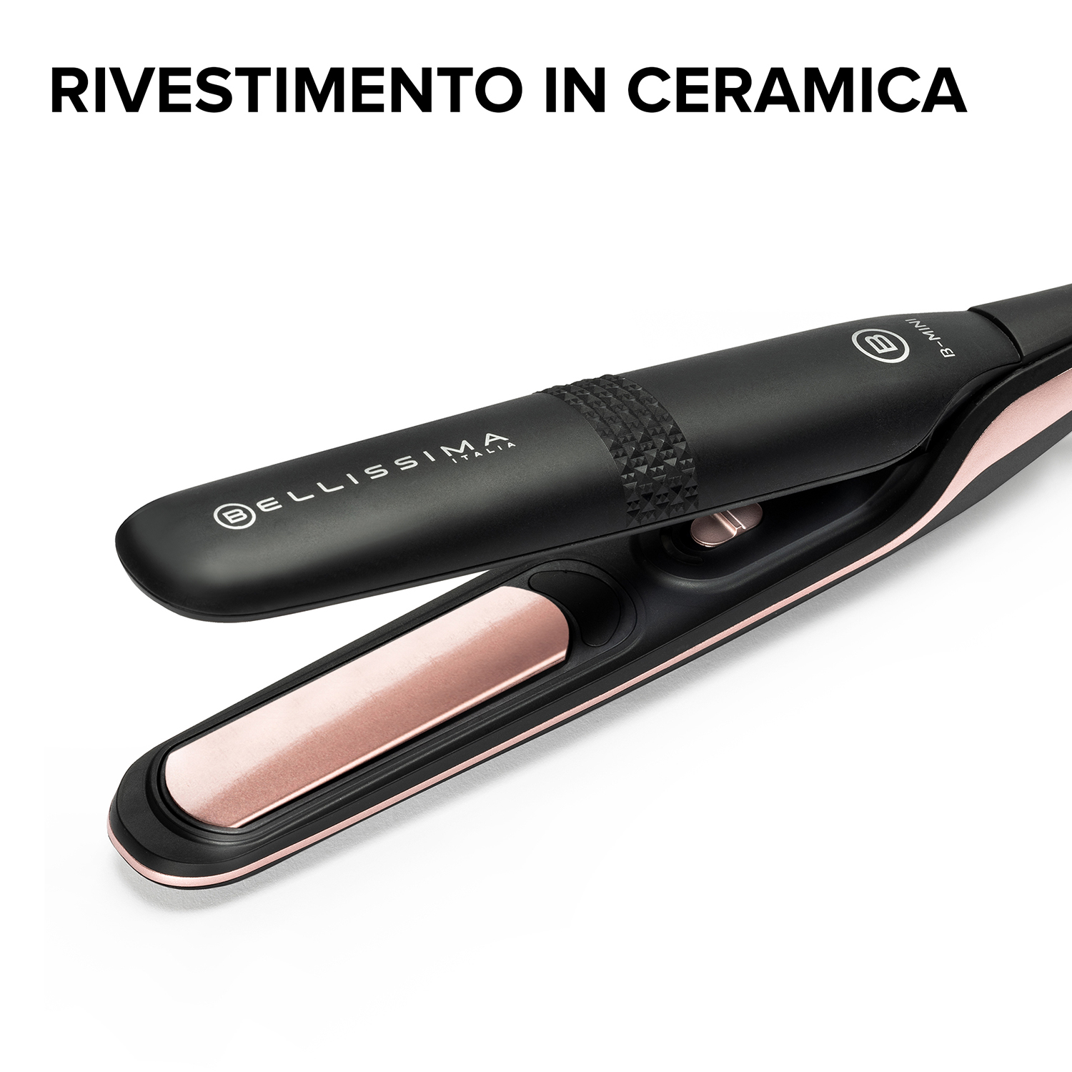 Una piastra per capelli nera e oro rosa, aperta, con piastre in ceramica visibili.