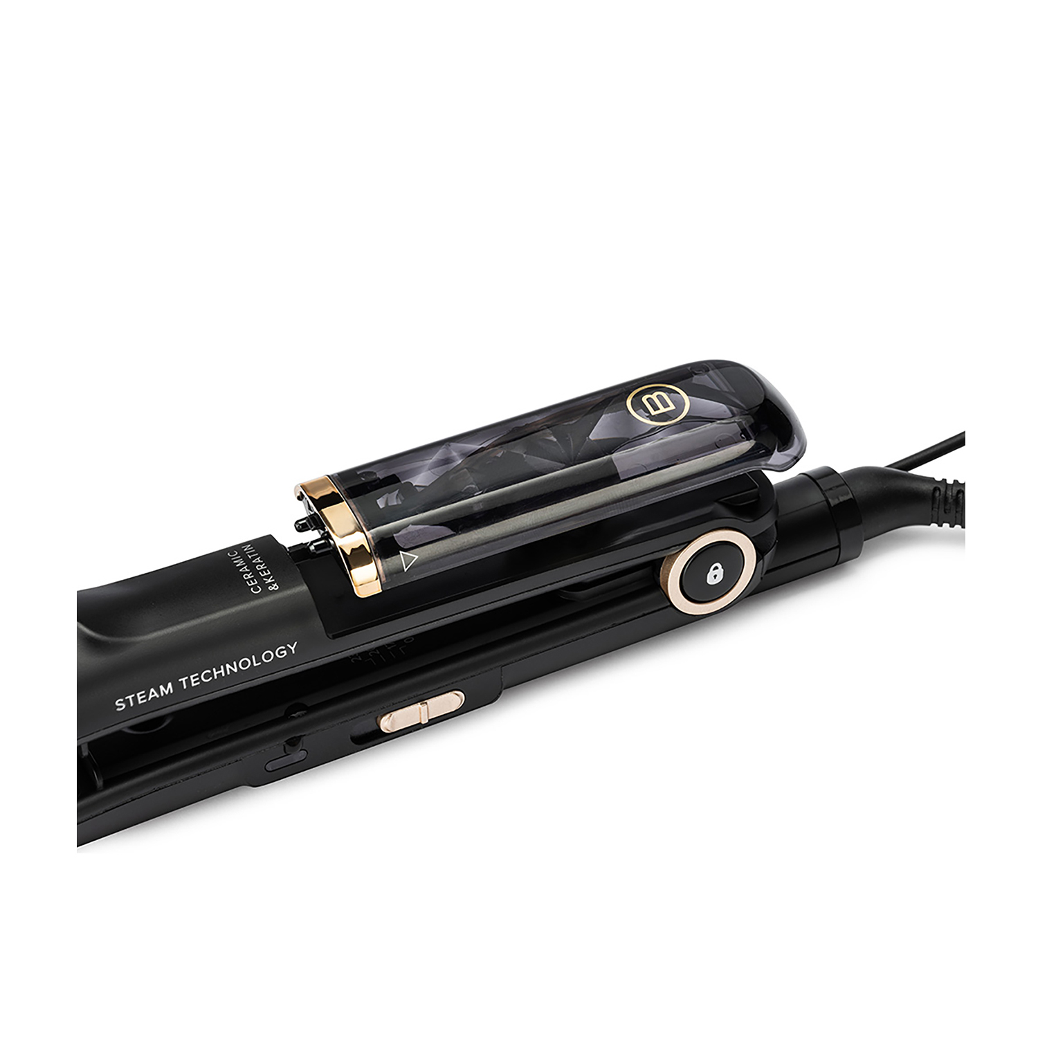 Piastra per capelli nera con tecnologia a vapore, dettagli oro, sfondo bianco.