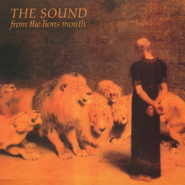 Albumcover: Eine Frau in Schwarz steht vor Löwen. Der Albumtitel lautet 'The Sound from the Lions Mouth'.