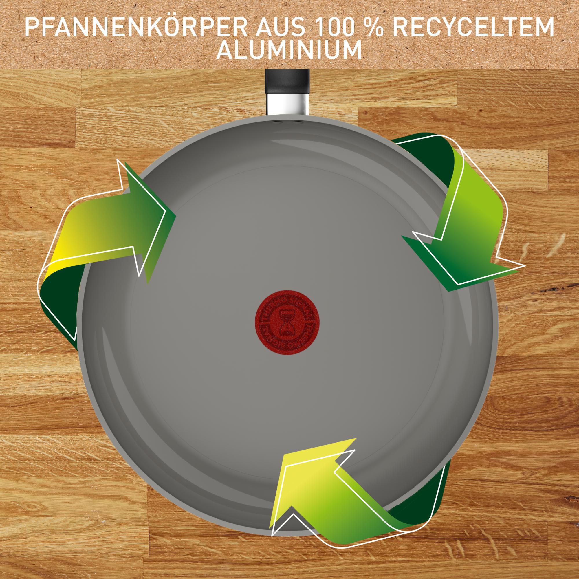 Eine graue Bratpfanne mit Pfeilen, die besagt, dass sie aus 100 % recyceltem Aluminium besteht.