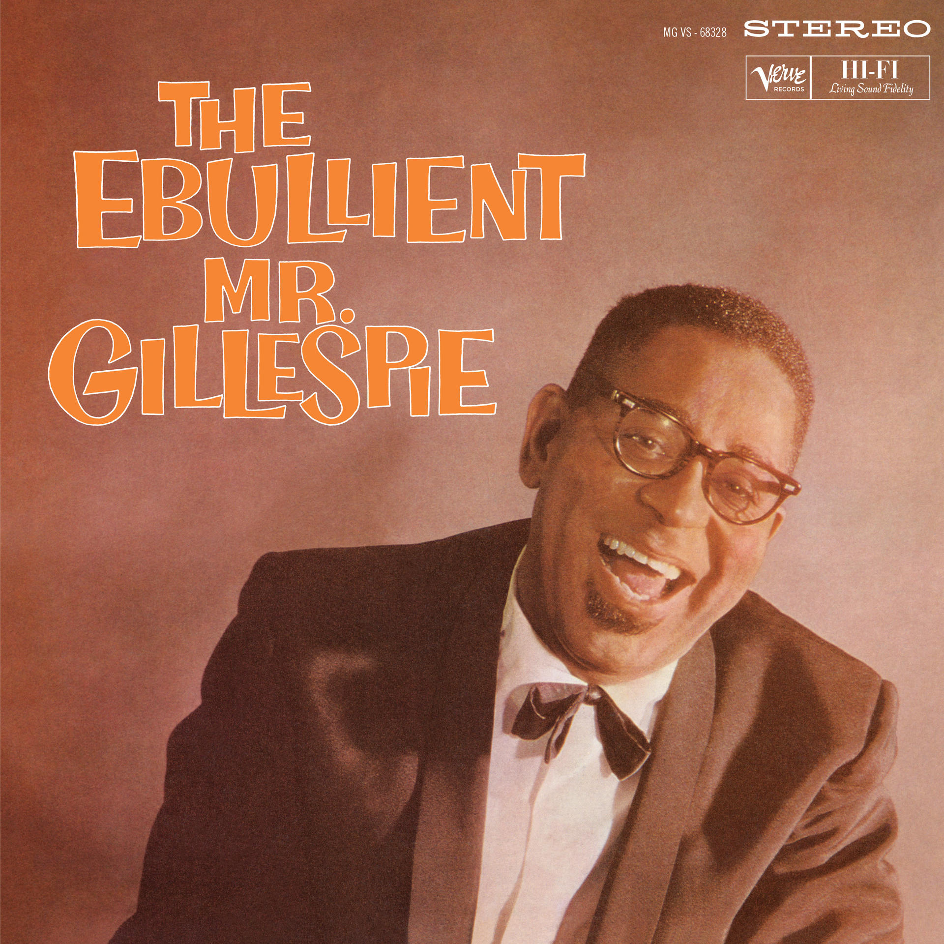 Albumcover für 'The Ebullient Mr. Gillespie'. Ein Mann im Anzug lacht und trägt eine Brille.