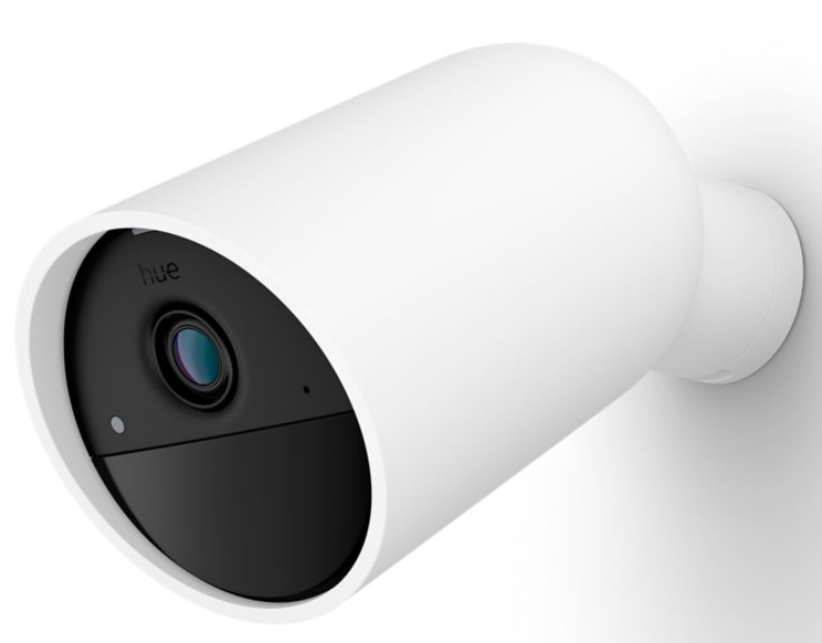 Biała kamera bezpieczeństwa na ścianie. Kamera ma czarny przód z obiektywem.