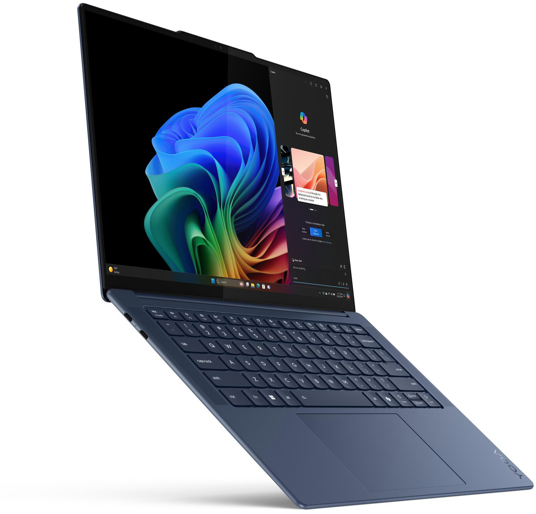 Blauer Laptop auf weißer Oberfläche, Bildschirm zeigt farbenfrohes Bild.