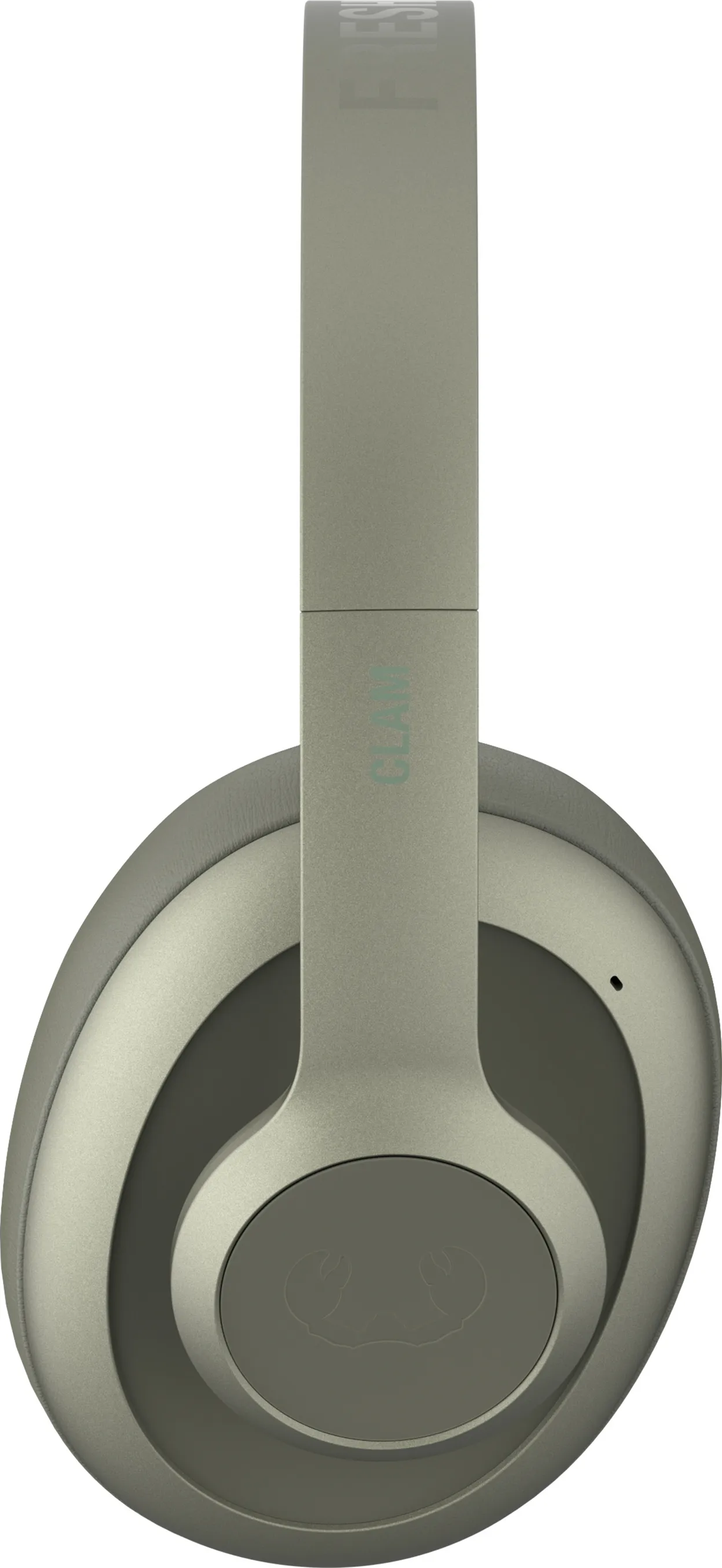 Casque gris. Le côté du casque est visible.