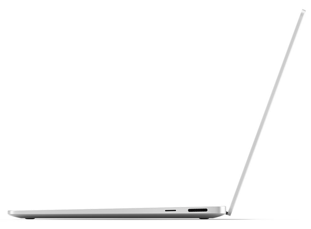 Widok z boku otwartego laptopa. Ekran jest ustawiony pod kątem. Laptop jest srebrny.