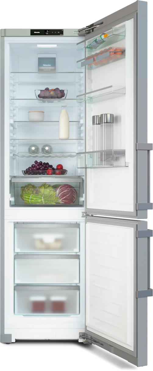 Offener Kühlschrank mit Lebensmitteln; Früchte, Gemüse und Milchprodukte sichtbar.