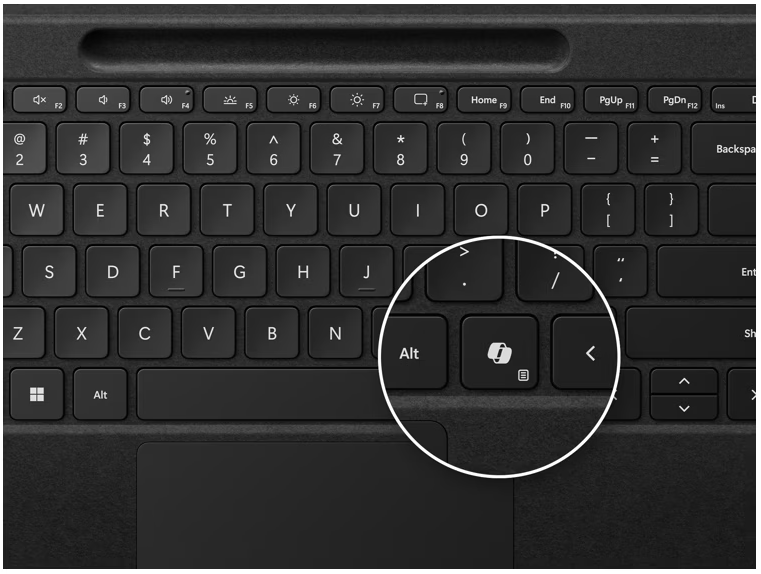 Nahaufnahme einer Tastatur, die Alt-Taste ist hervorgehoben.