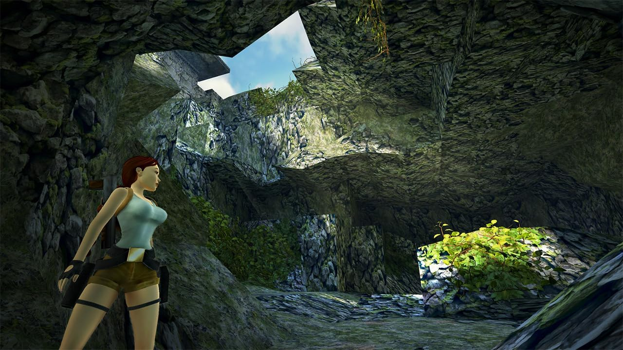 Una mujer en una cueva, mirando hacia una abertura con luz solar. Una escena de juego.