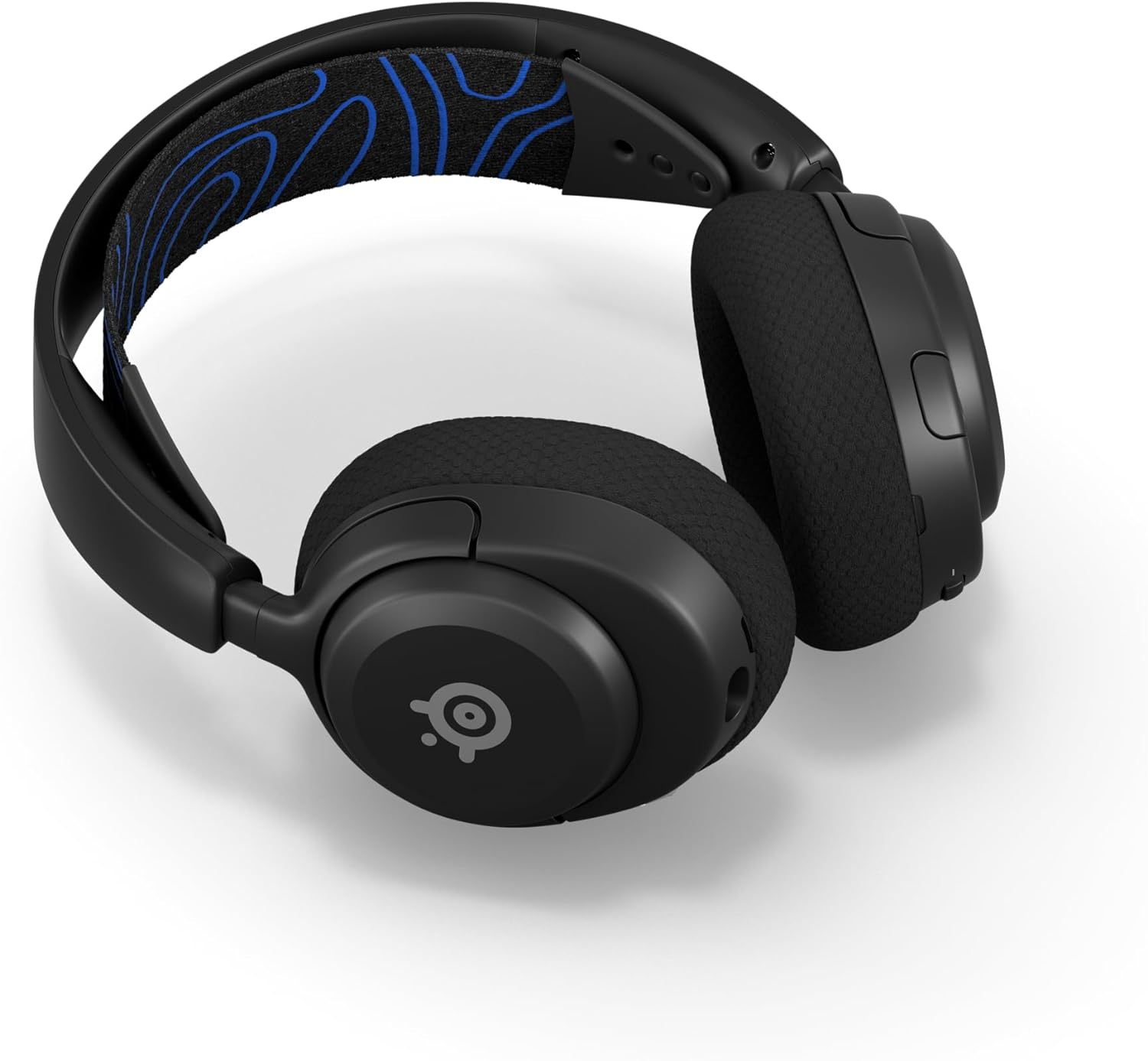 Auriculares negros con detalles azules y un logo sobre fondo blanco.
