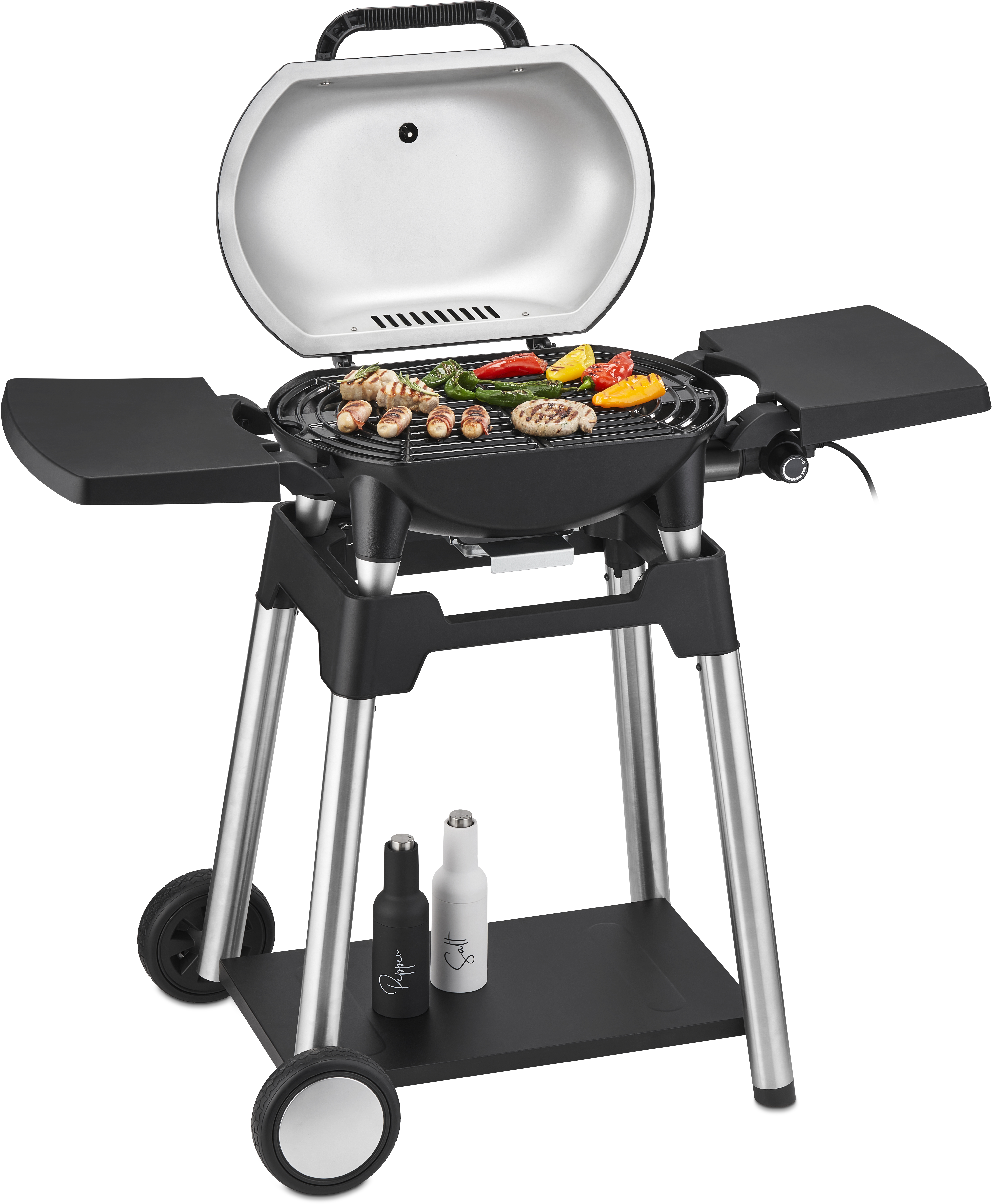 Ein Elektrogrill mit Essen darauf, auf einem Tisch mit Rädern. Weißer Hintergrund.