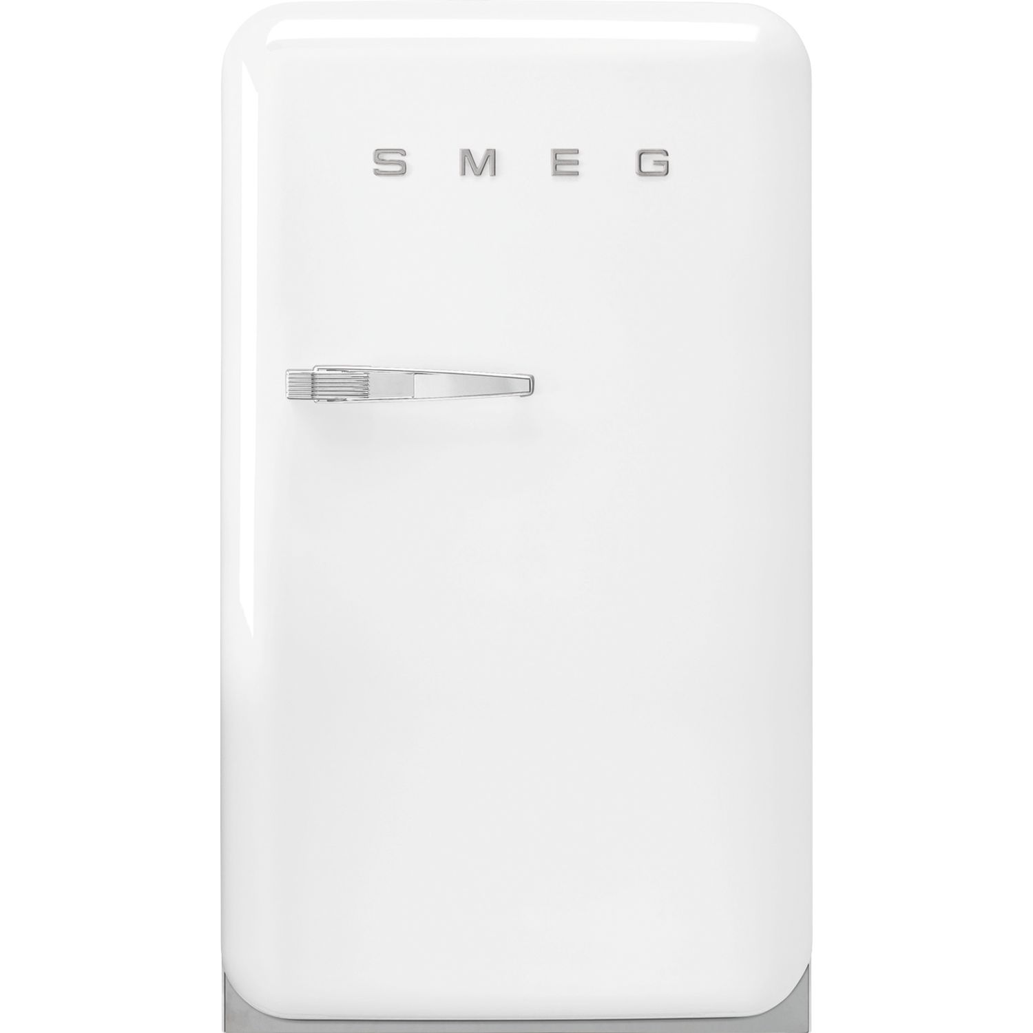 Weißer Smeg-Kühlschrank mit silbernem Griff.