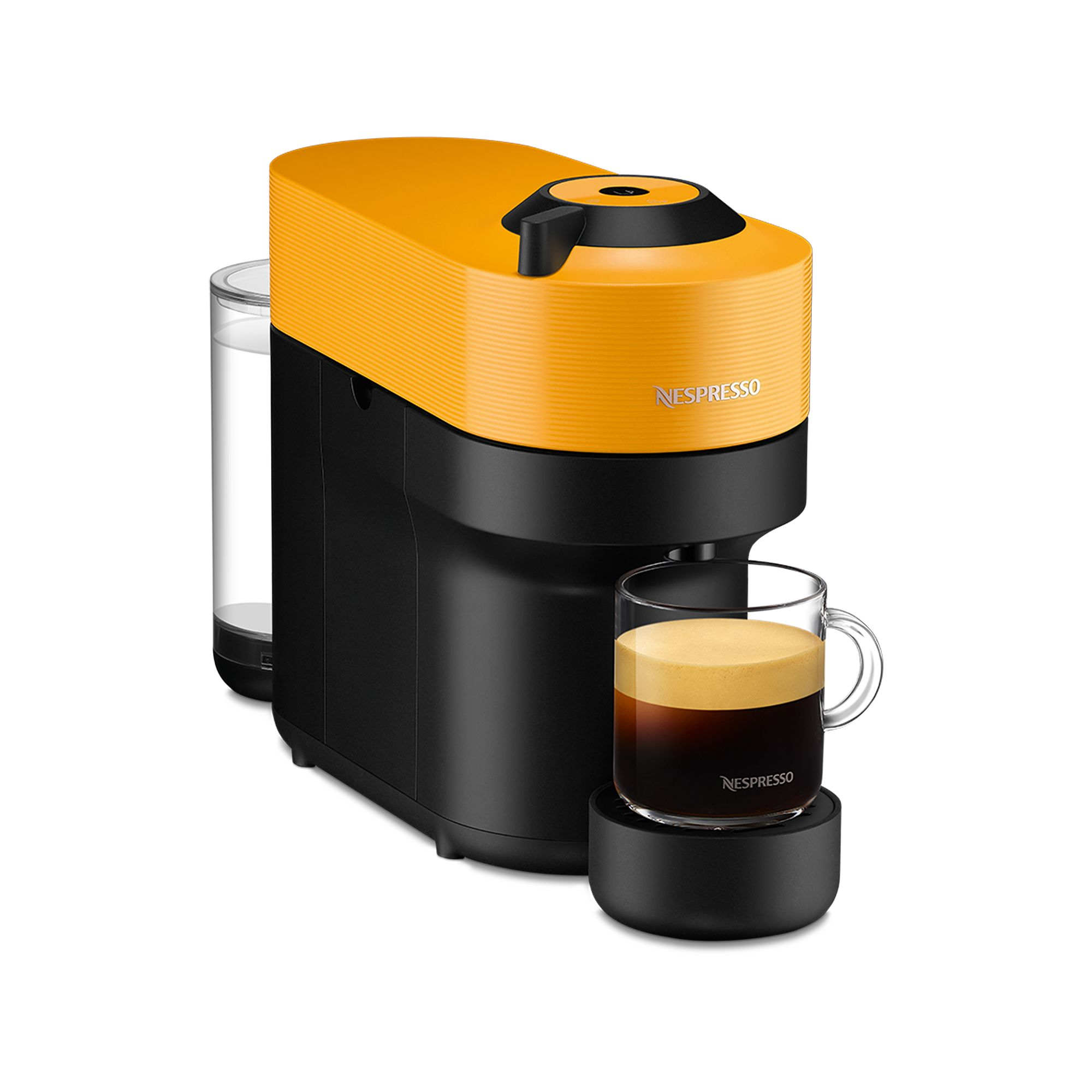 Beyaz yüzey üzerinde bir bardak kahve ile sarı ve siyah Nespresso makinesi.