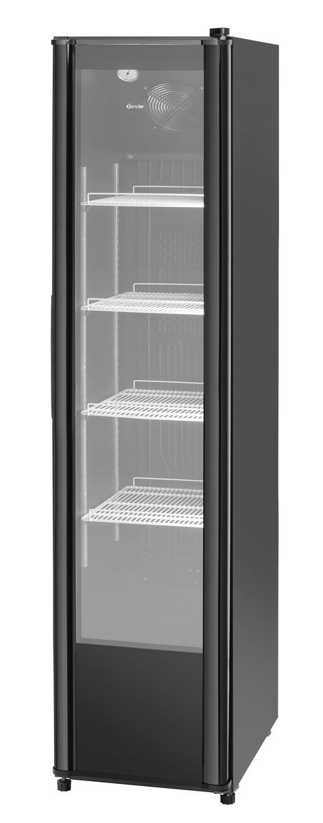 Ein hoher, schwarzer Gewerbekühlschrank mit Glastür. Im Inneren befinden sich weiße Regale. Oben ist ein Ventilator sichtbar.