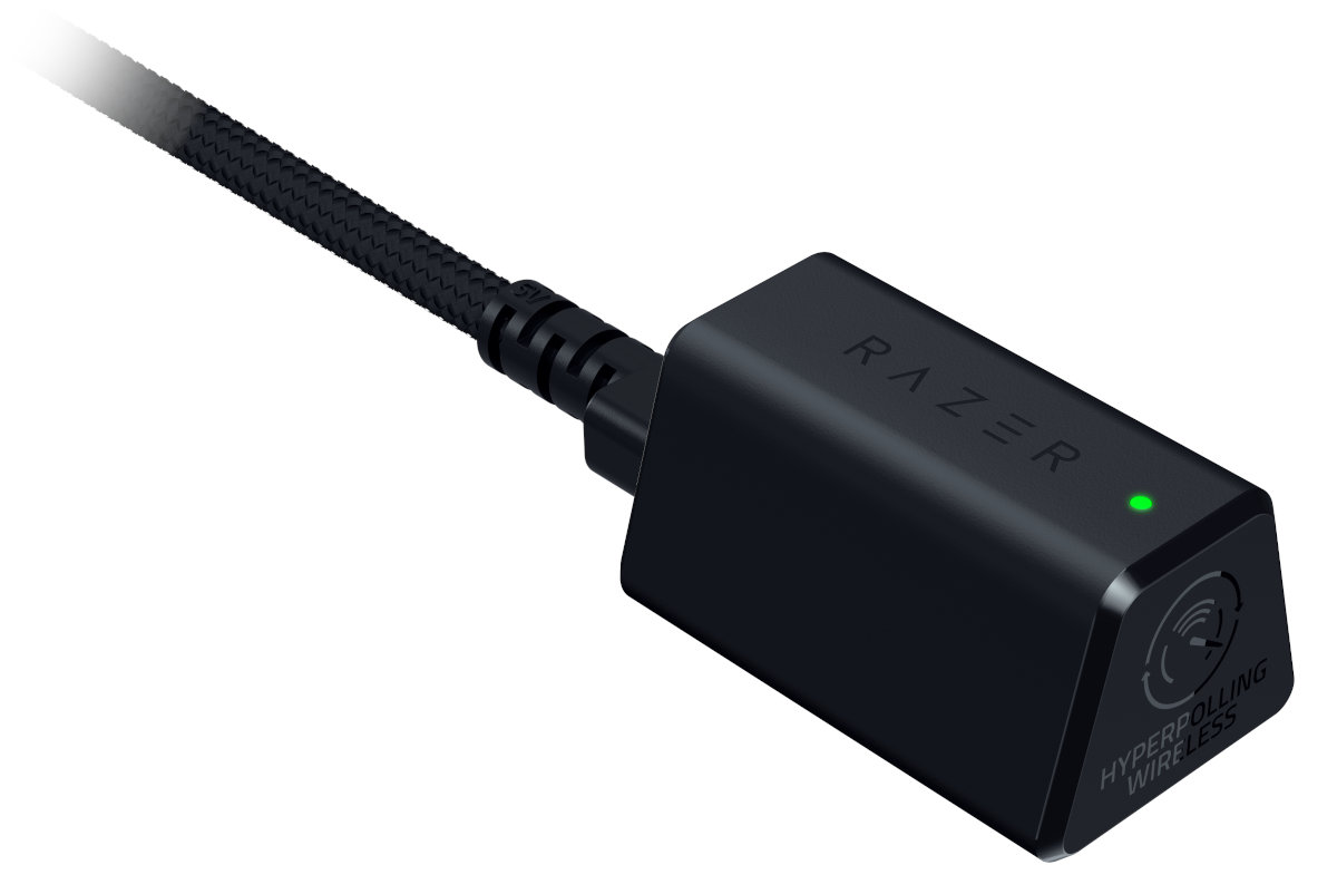 Czarny adapter bezprzewodowy Razer Hyperpolling ze złączem USB i zieloną kontrolką.