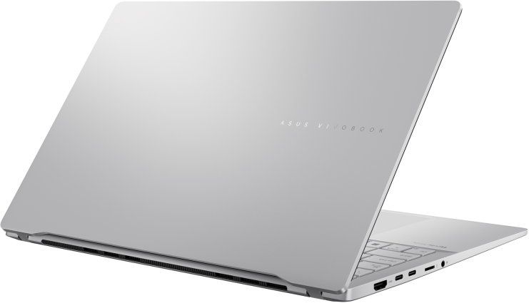Silbernes ASUS Vivobook-Laptop mit geöffnetem Bildschirm. Die Rückseite ist sichtbar.