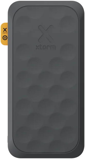 Schwarze X-storm Powerbank mit gelbem Einschaltknopf, strukturierte Oberfläche.