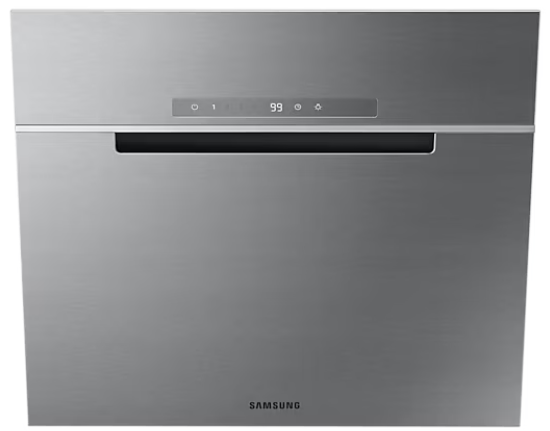 Srebrny, wbudowany okap kuchenny. Posiada cyfrowy wyświetlacz i przyciski sterowania.