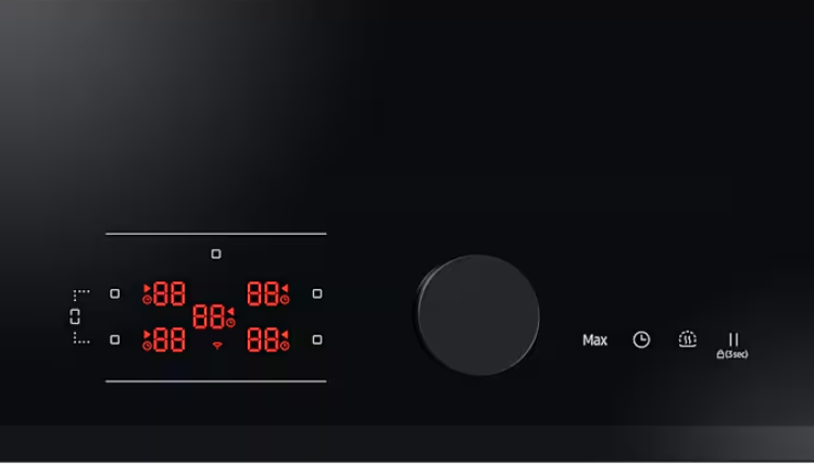 Czarna płyta indukcyjna z wyświetlaczami cyfrowymi i pokrętłem sterowania.
