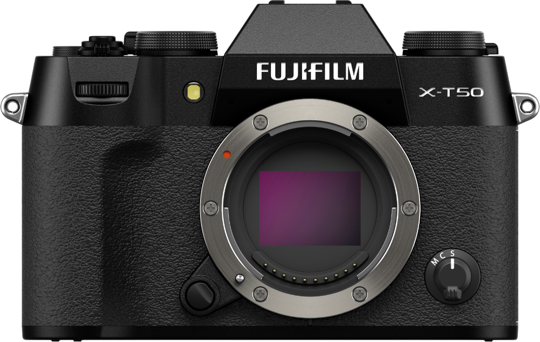 Schwarze Fujifilm X-T50 Kamera. Das Objektiv befindet sich in der Mitte, der Markenname oben. Es hat mehrere Knöpfe.