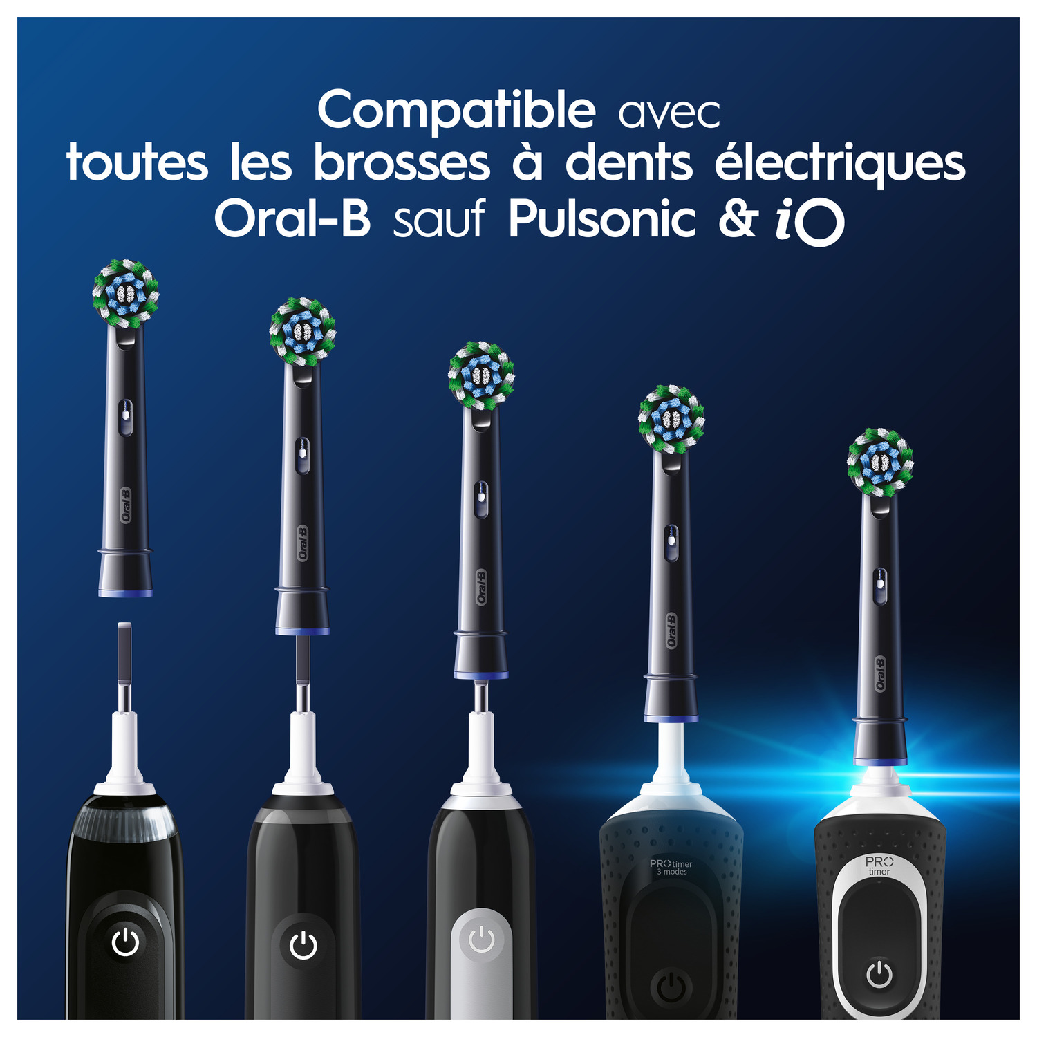 Têtes et manches de brosses à dents. Différentes couleurs. Fond bleu.