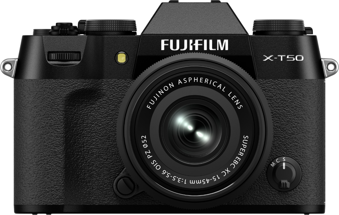 Schwarze Fujifilm X-T50 Kamera mit Objektiv und Markennamen oben.