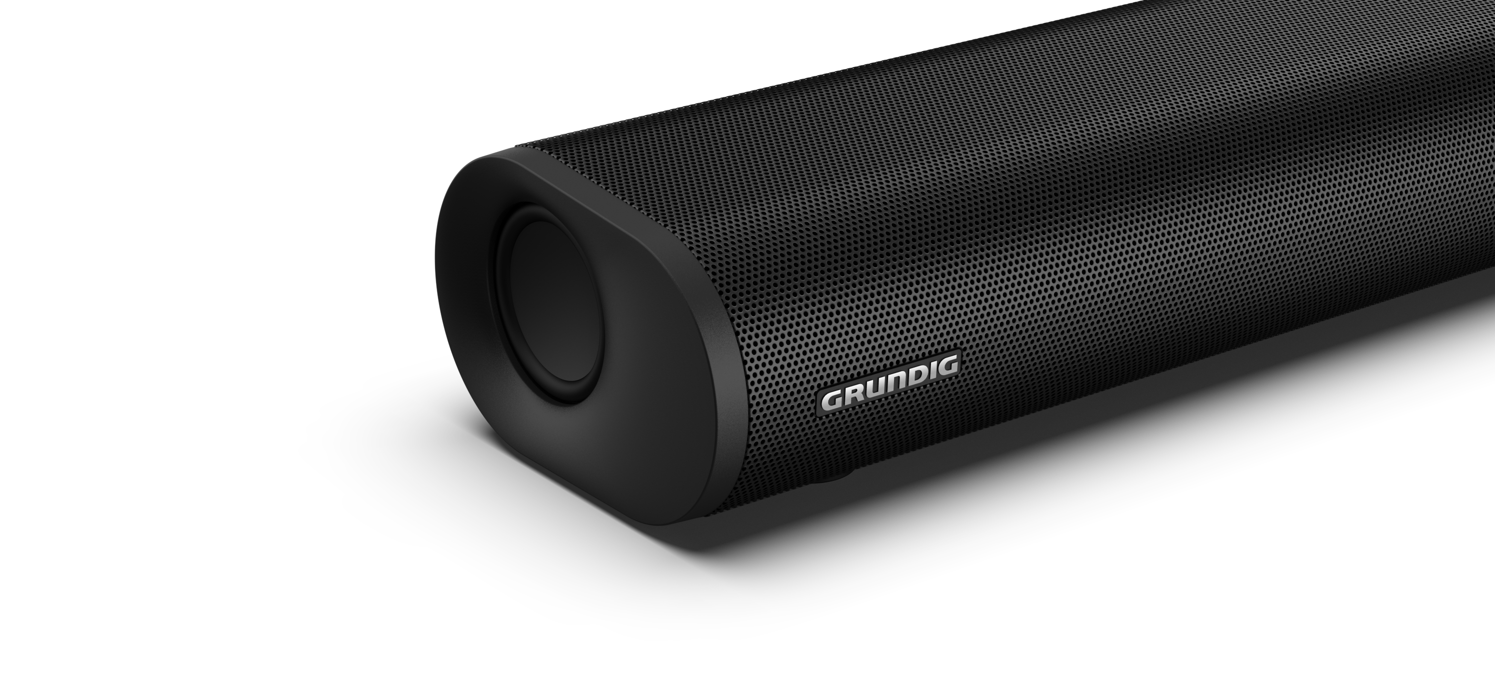 Siyah Grundig soundbar, hoparlör ve logonun yakın çekimi.