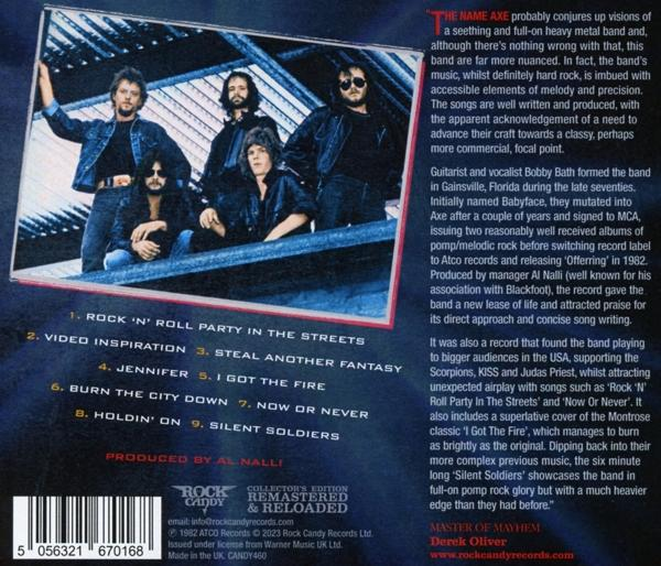Rückseite eines Albums mit Gruppenfoto und Titelliste.
