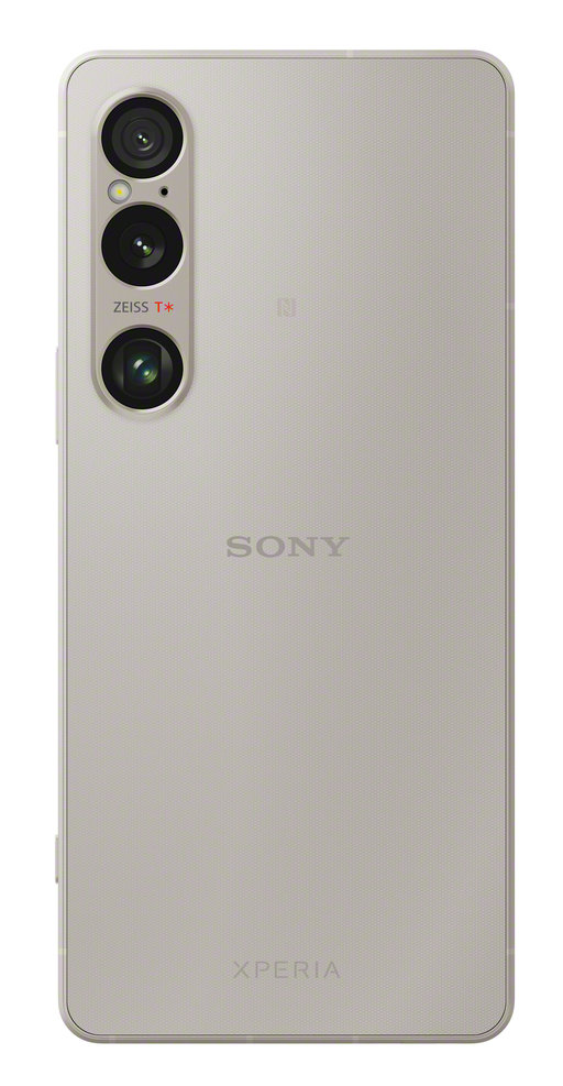 Beżowy smartfon Sony Xperia z trzema tylnymi aparatami.