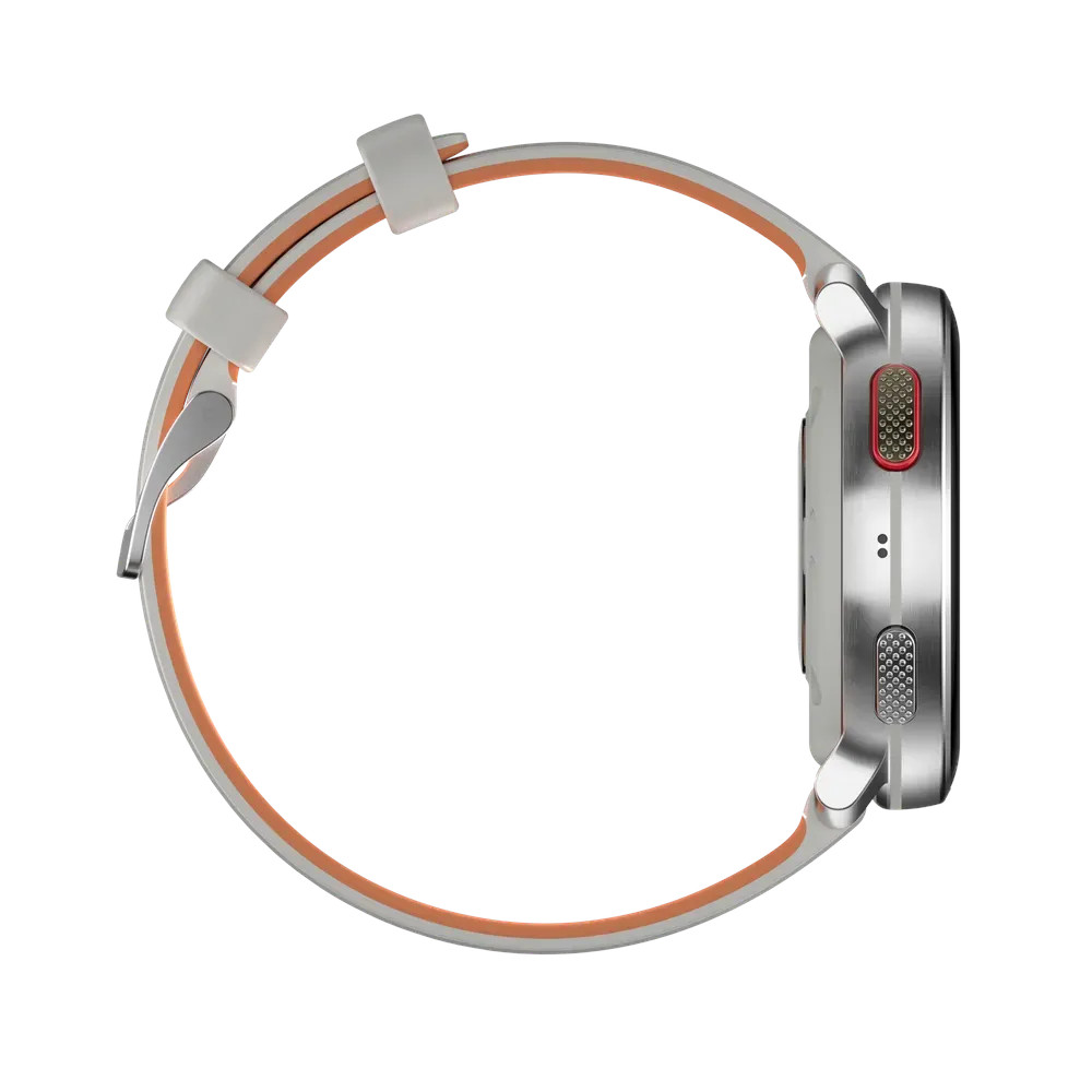 Widok z boku smartwatcha z białym i pomarańczowym paskiem na białym tle.