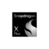 Logo Snapdragon X Plus, texte argenté et icône en forme de flamme sur carré noir.
