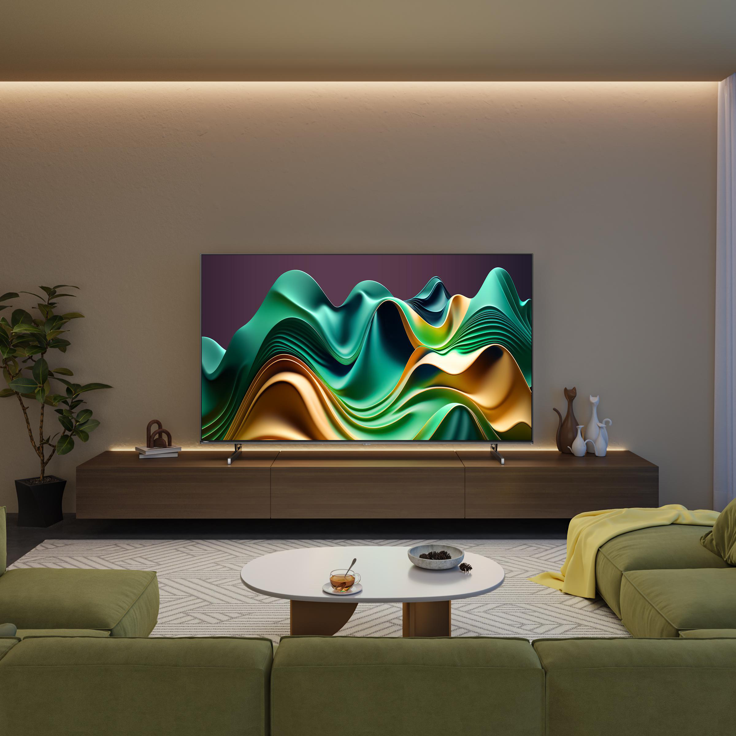 Wohnzimmer mit großem Fernseher, der ein farbenfrohes abstraktes Bild zeigt, Sofa und Couchtisch.