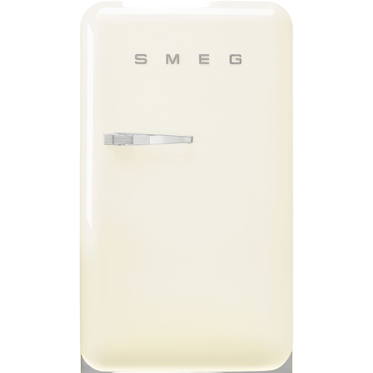 Cremefarbener SMEG-Minikühlschrank mit Griff auf schwarzem Hintergrund.