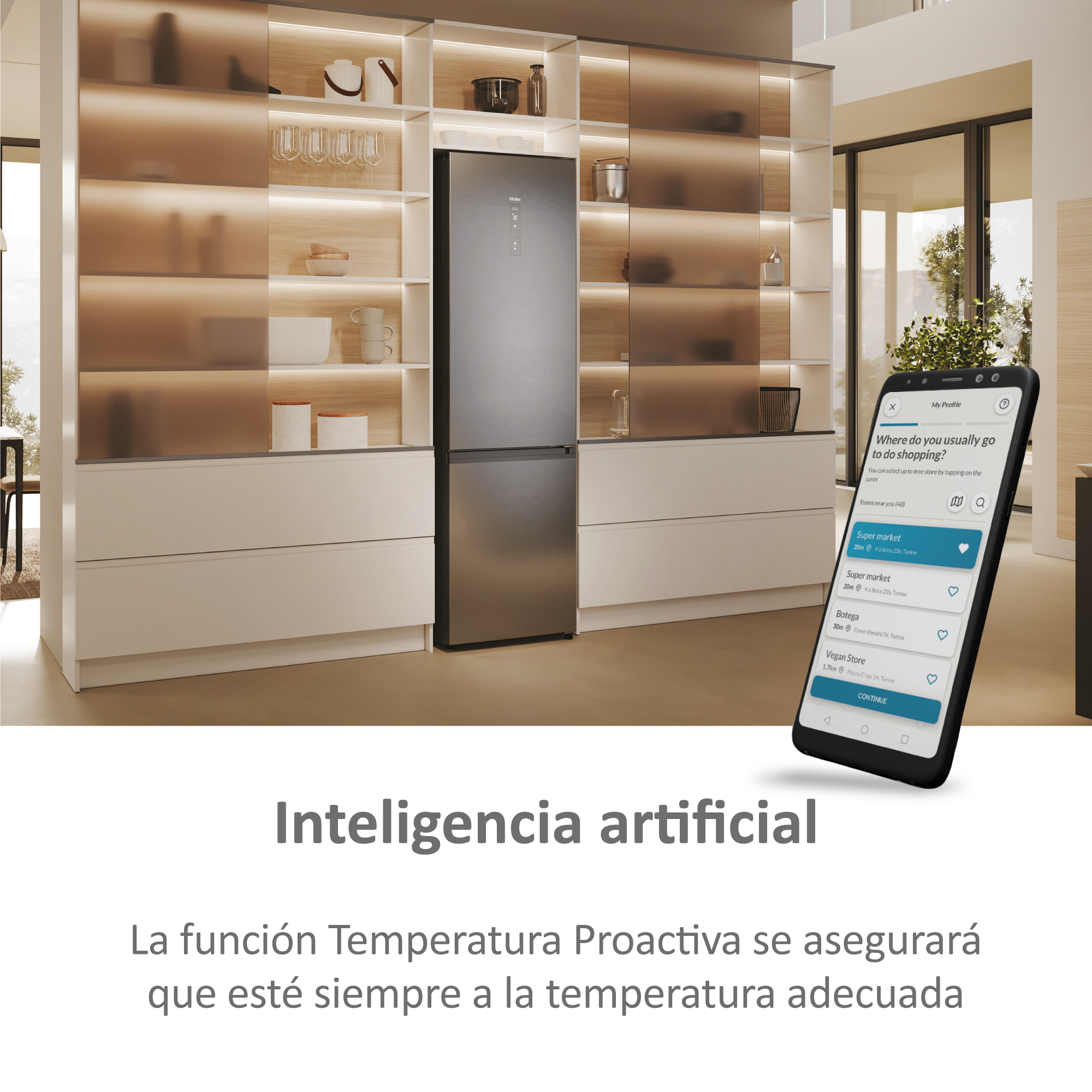 Smartphone con aplicación de compras abierta sobre un fondo blanco, mostrando un frigorífico en una habitación con texto en español.