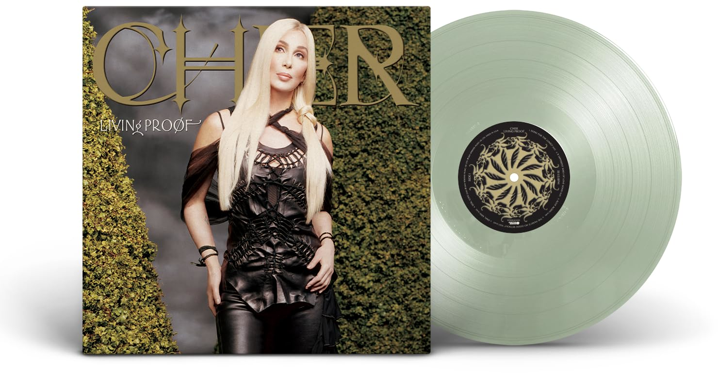 Cher az album borítóján és a bakelit lemezen. Fekete ruhát visel, hosszú szőke haja van. Album címe: Living Proof. A bakelit világoszöld.
