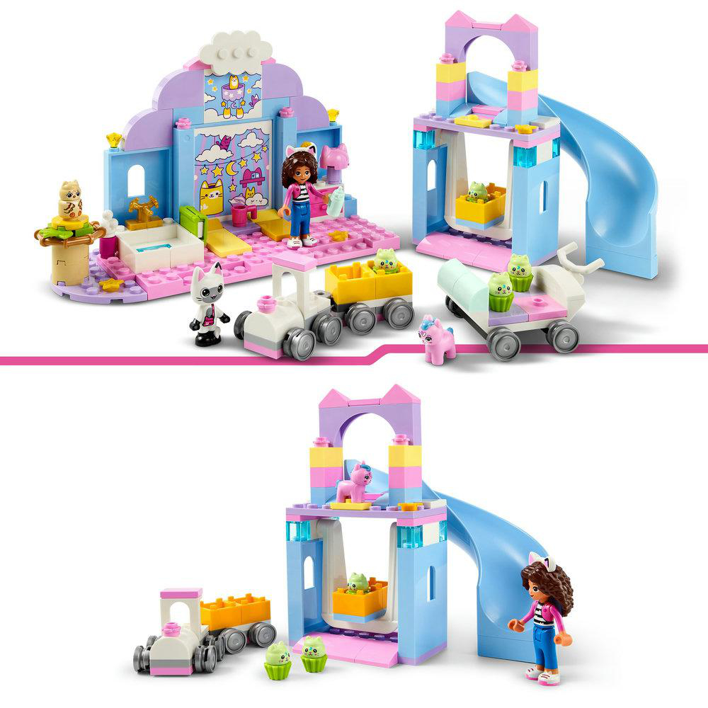 Lego-Set mit Burg, Figuren und Rutsche, auf weißem Hintergrund.